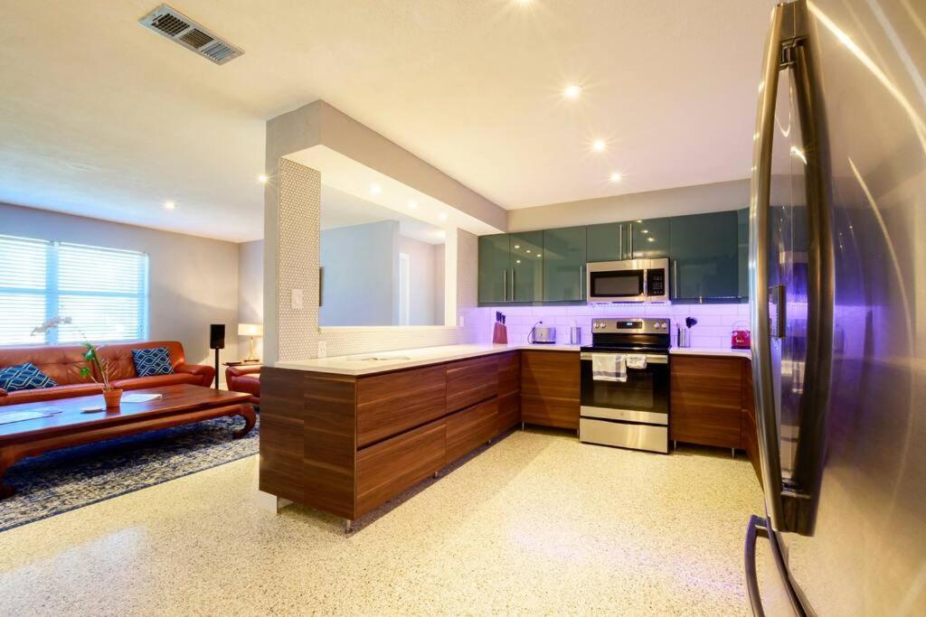 Ocean Days - Luxury Beach Living - Near Everything 新士麦那海滩 外观 照片